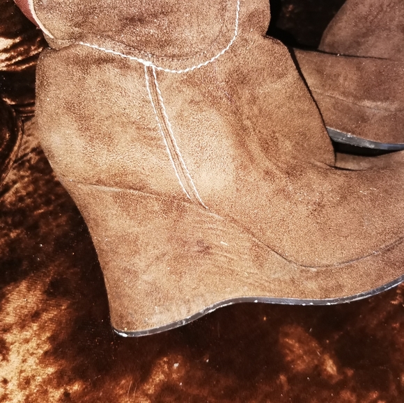 Vintage Boots - Picture 3 of 4